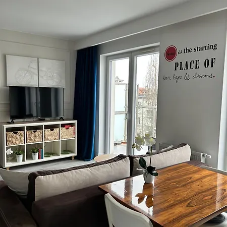 Centre 108 Apartment