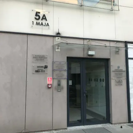 Centre 108 *
